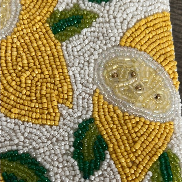 Antik Kraft | Lemon Beaded Clutch/Crossbody - Picture 5 of 12